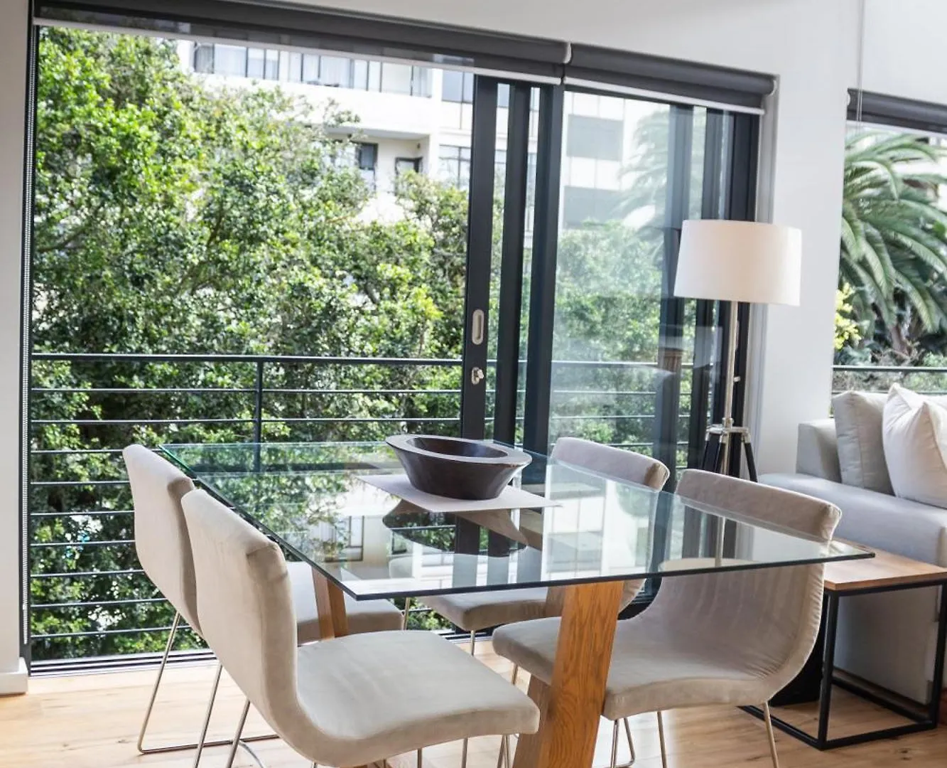 Apartment In Sea Point- With Inverter Cape Town